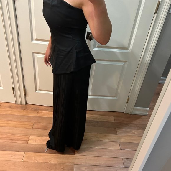 Nice to mee you. XL . BLACK PEPLUM DRESS - Picture 7 of 7